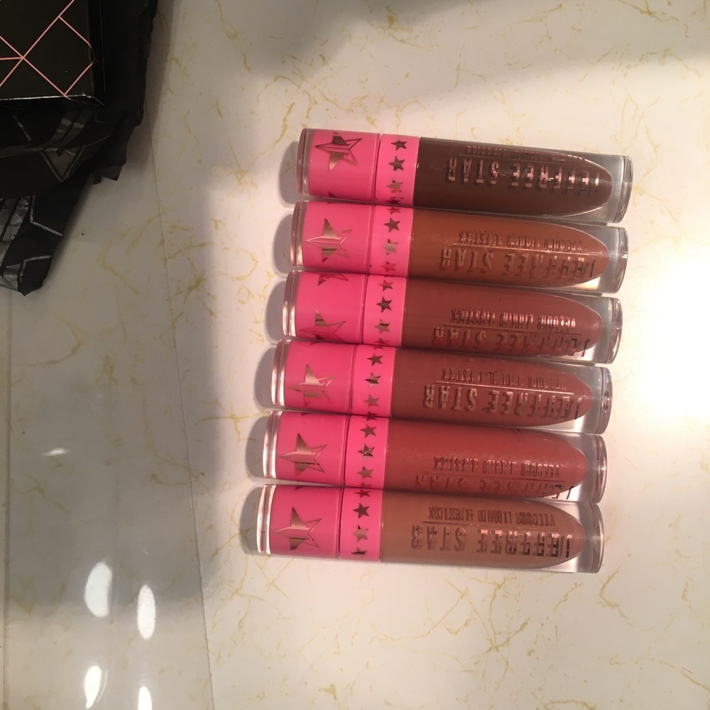 Velour liquid lipstick